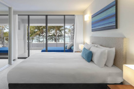 drift_1-bed-ocean_bedroom_resized.jpg